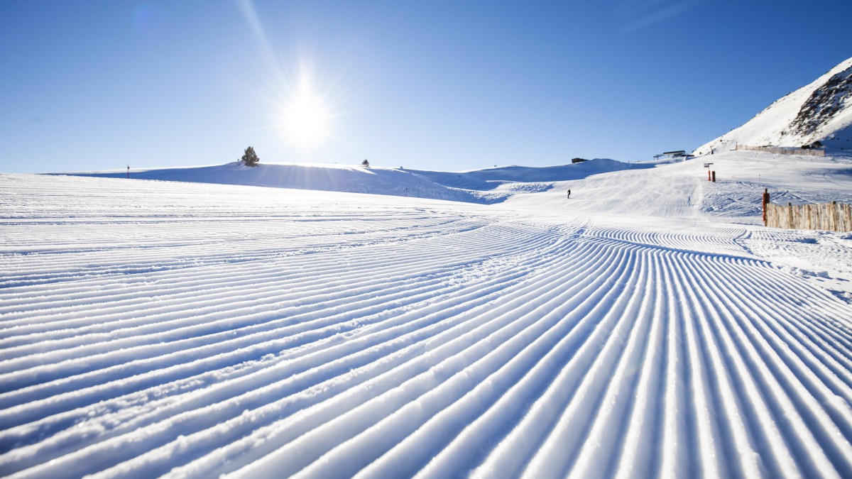 晴天雪景图片,分享一组雪山雪景图片给大家,图中的桌面壁纸壁纸