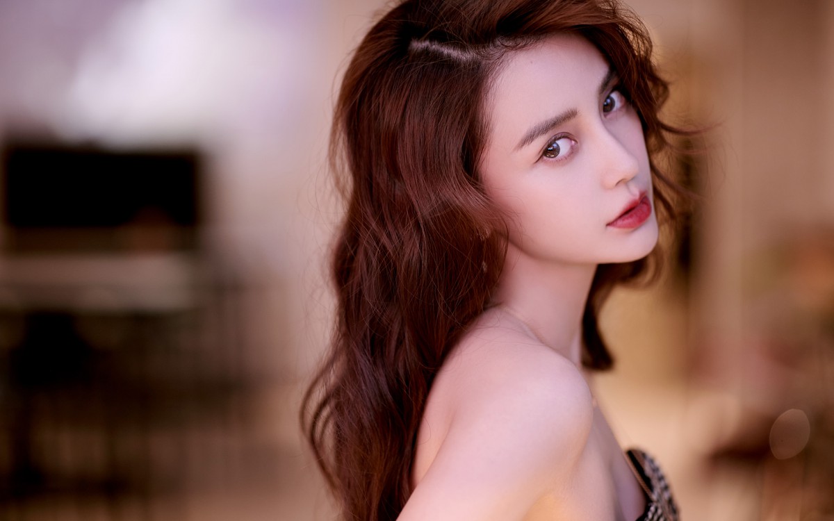 angelababy抹胸性感格子裙壁纸
