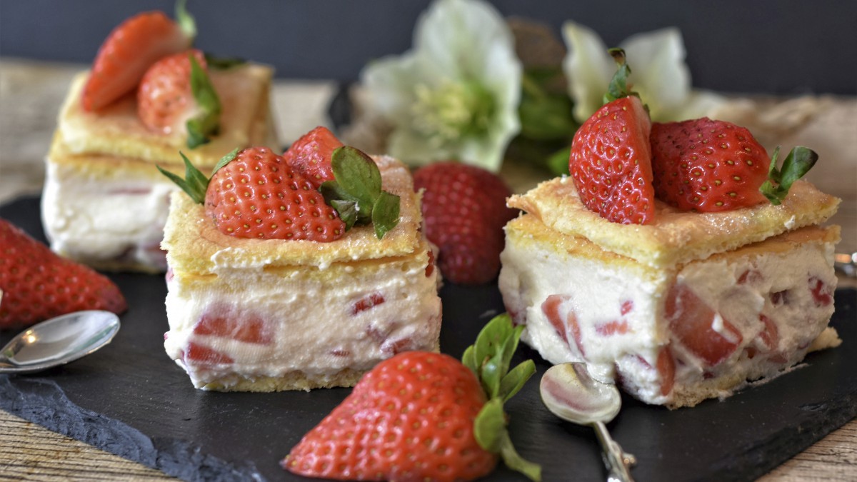 高清草莓蛋糕图片