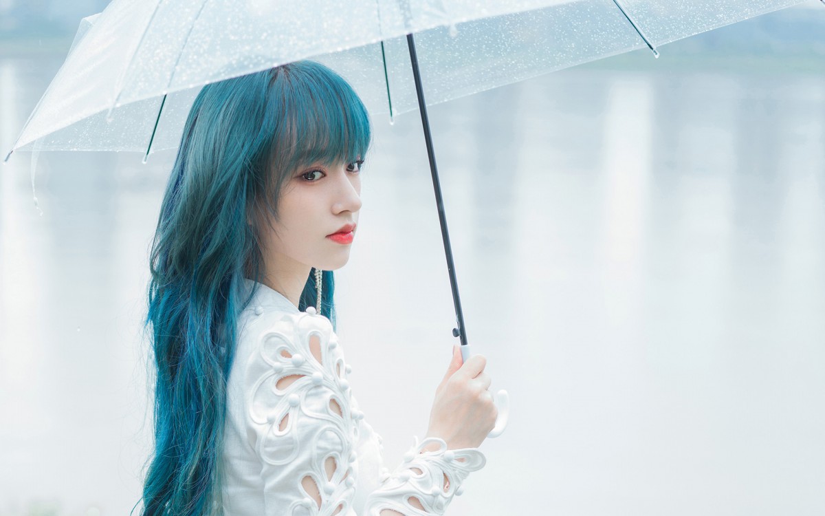 程潇白裙雨中漫步壁纸39