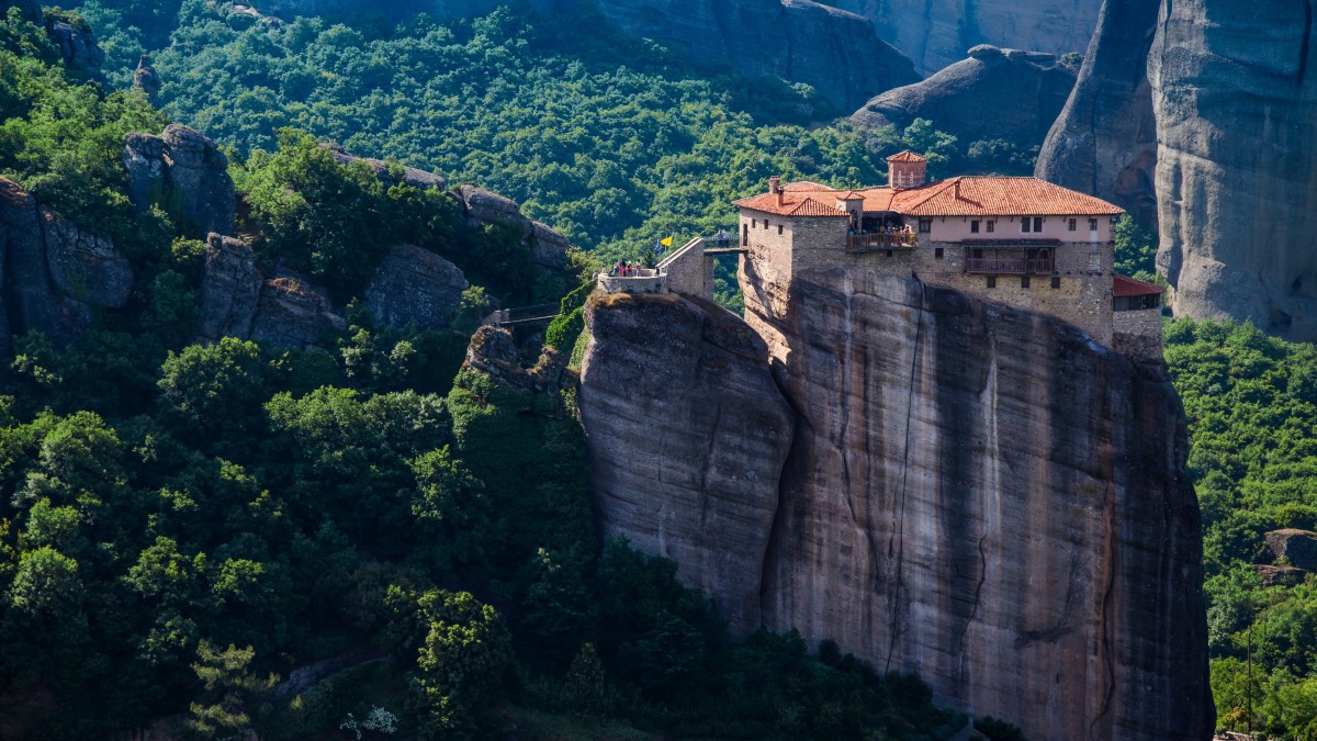 险峻的米特奥拉修道院图片-建筑壁纸-高清建筑图片-第3图-娟娟壁纸