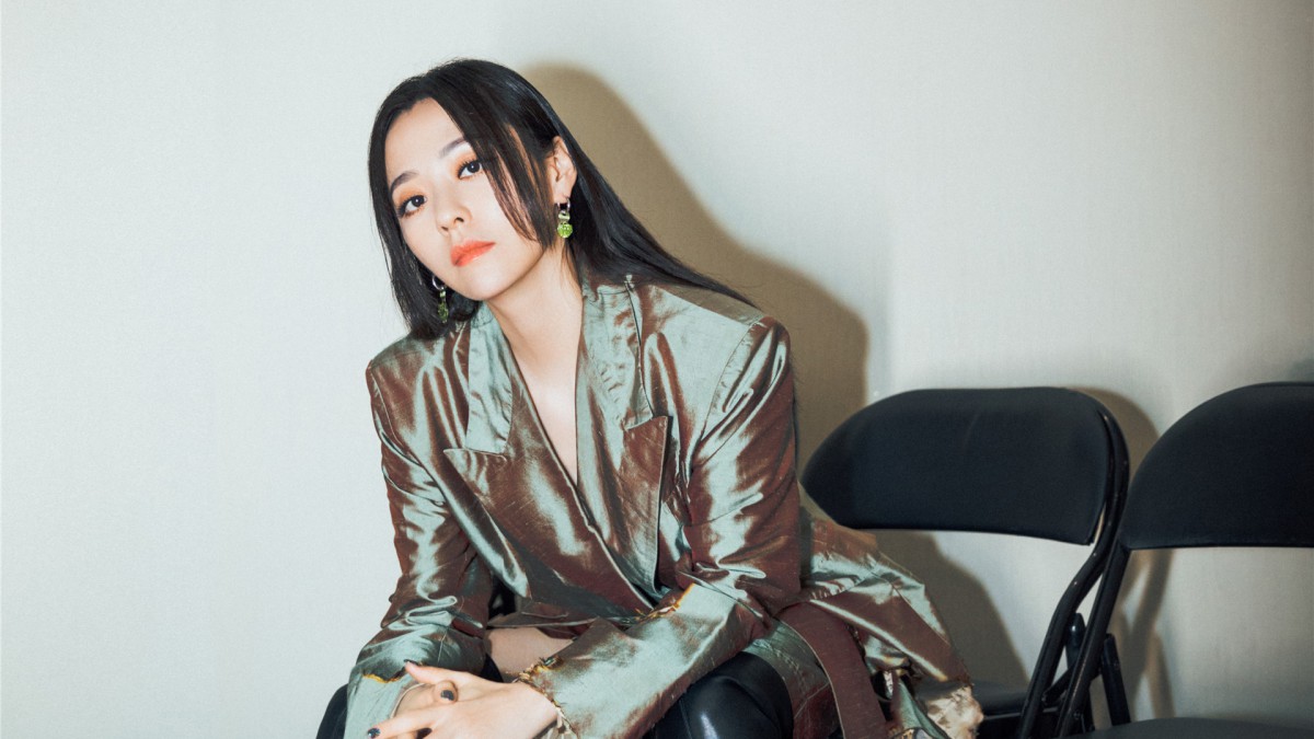 张靓颖时尚性感写真图片-美女壁纸-高清美女图片-第6图-娟娟壁纸