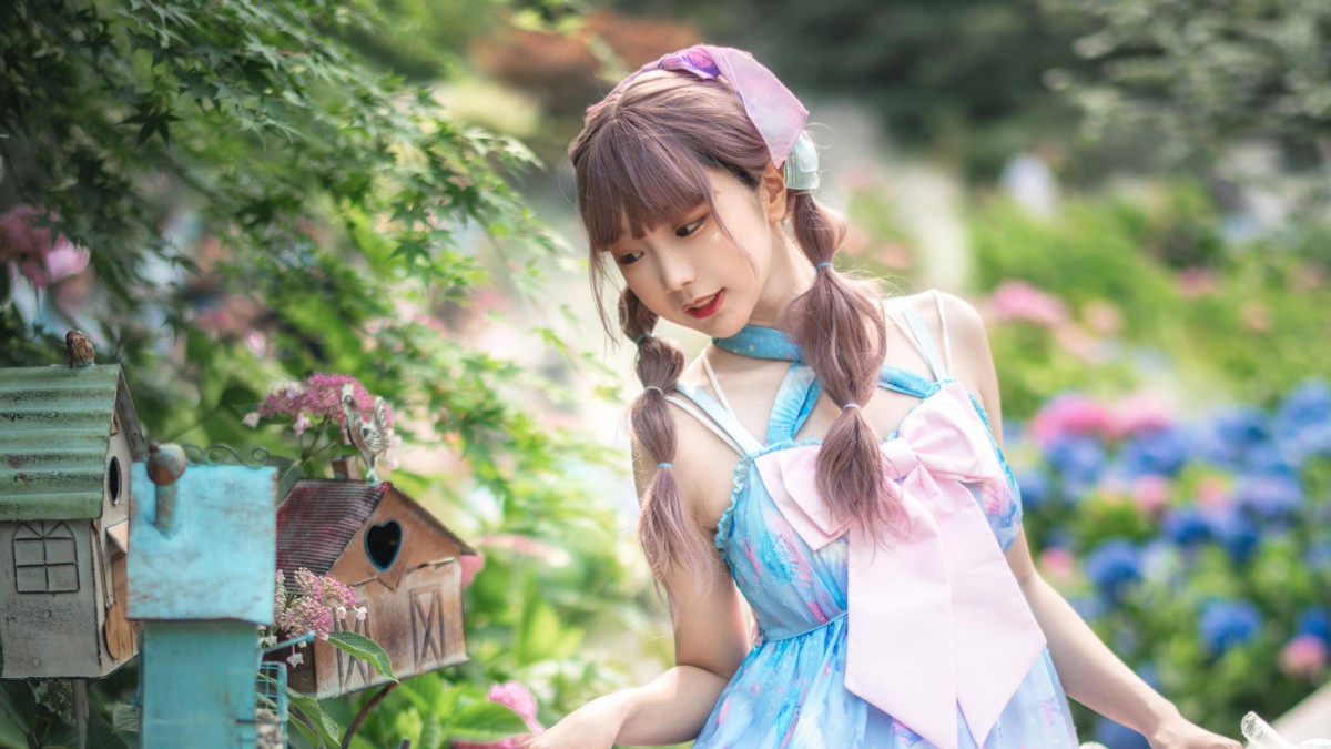 洛丽塔洋装少女户外写真图片-美女壁纸-高清美女图片-第4图-娟娟壁纸