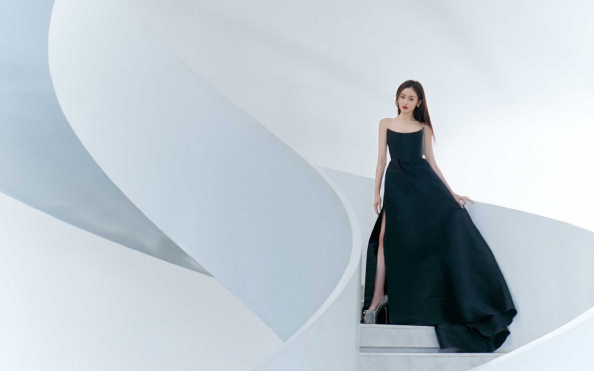 张天爱抹胸裙性感写真图片-美女壁纸-高清美女图片-第3图-娟娟壁纸