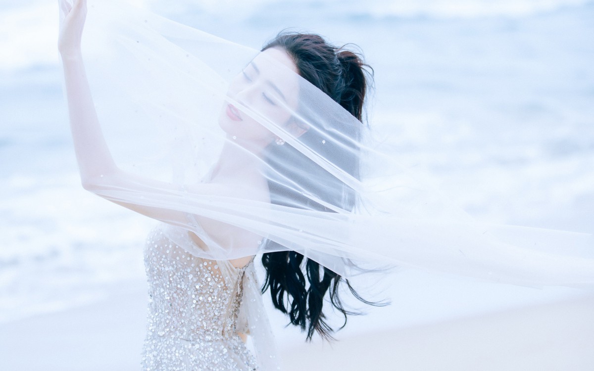 佟丽娅仙气肉色透明白裙图片-美女壁纸-高清美女图片-第4图-娟娟壁纸