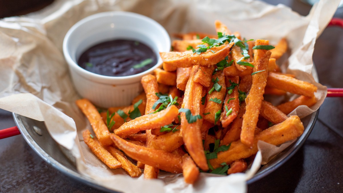 高清酥脆的薯条图片-美食壁纸-高清美食图片-第8图-娟娟壁纸