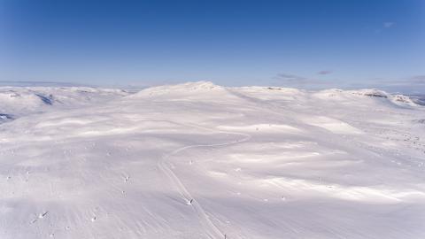 高清高山滑雪场地滑雪图片