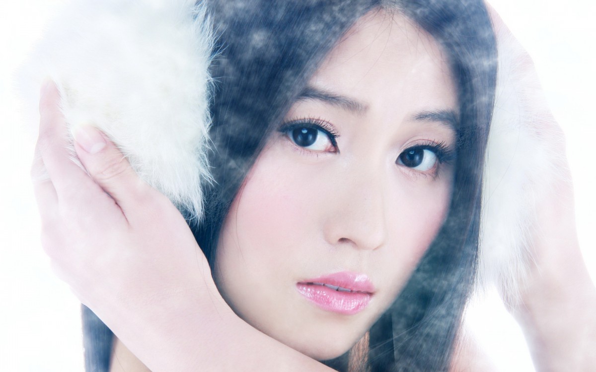 宁丹琳,分享一组女星模特图片给大家,图中的桌面壁纸壁纸会点缀