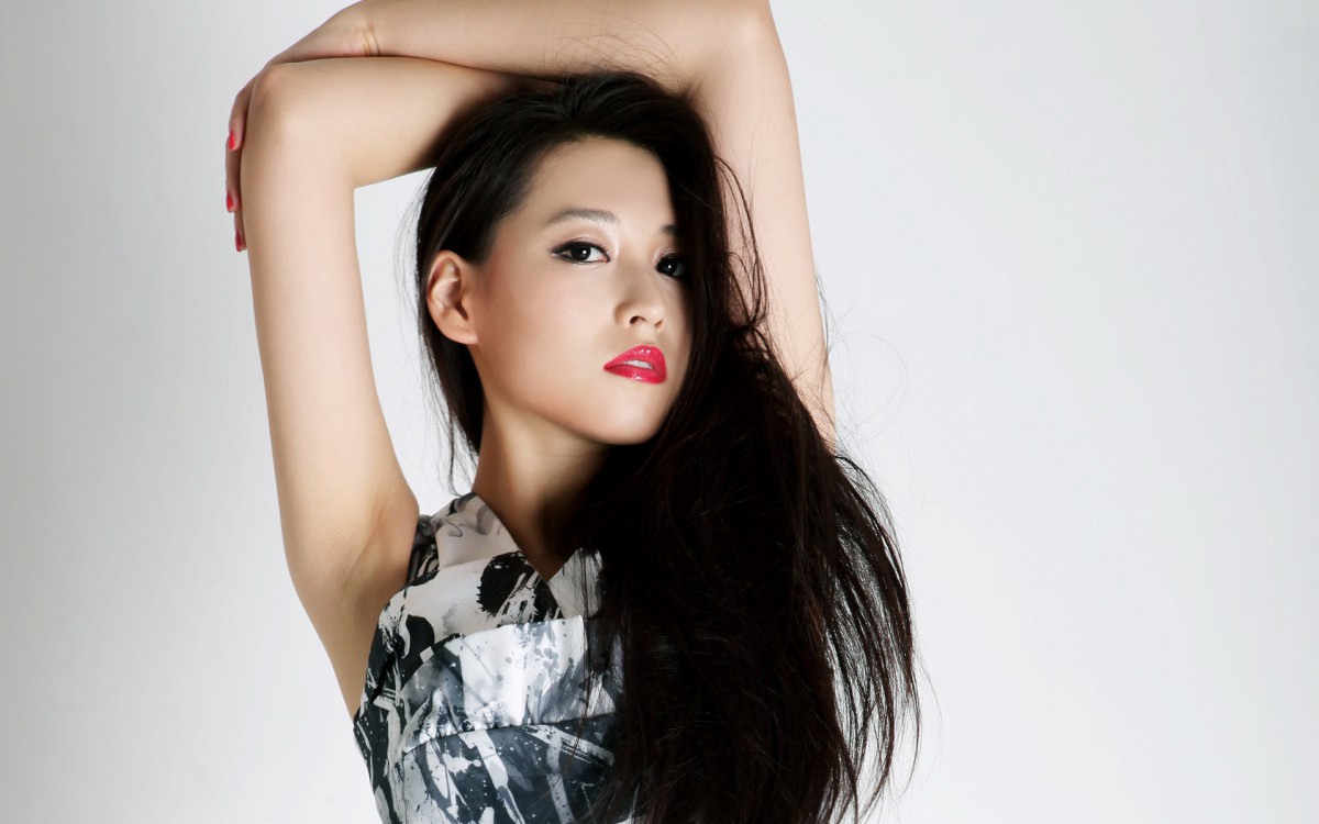 宁丹琳-美女壁纸-高清美女图片-第12图-娟娟壁纸
