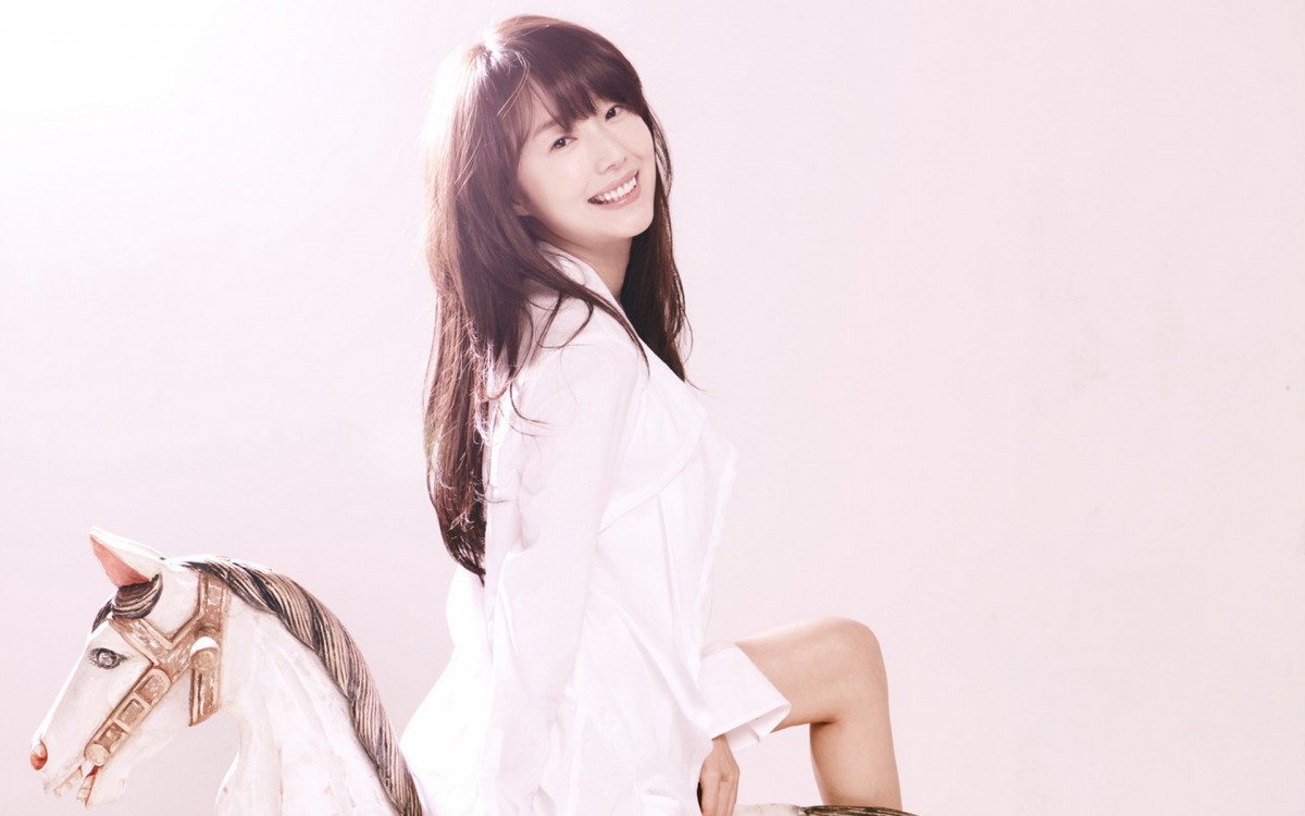 李贞贤图片壁纸-美女壁纸-高清美女图片-第7图-娟娟壁纸