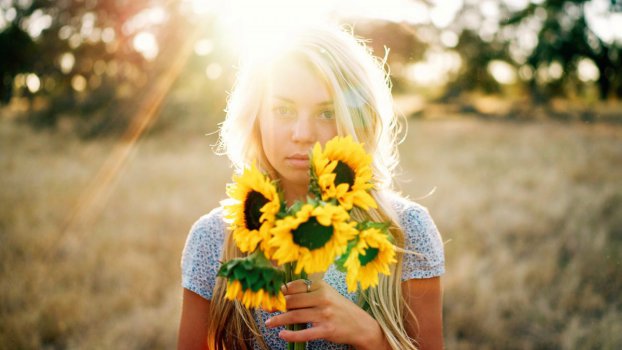 夏天，金发，女孩，向日葵，阳光图片