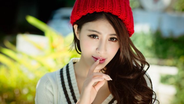 亚洲人，红色的帽子，时尚，毛衣图片