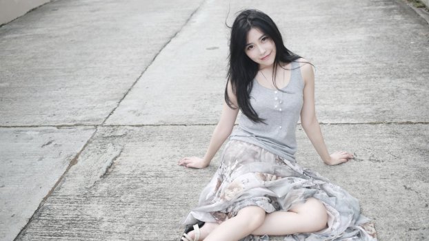 美女许诺户外4k图片