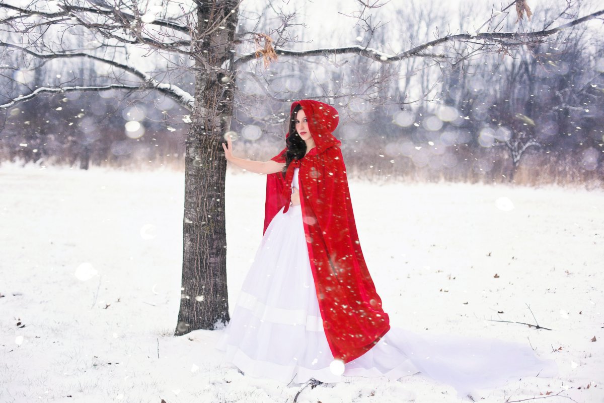 冬天 雪 红色的斗篷 4k美女图片