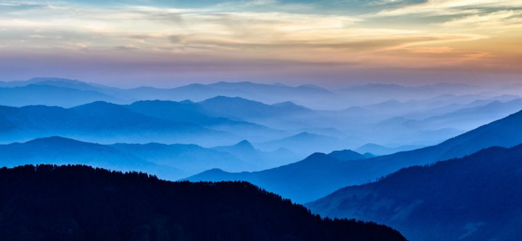 连绵山峰 连绵起伏的山8k风景图片