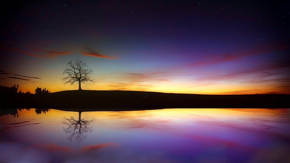 树湖黄昏日落秋季云傍晚的天空4k风景图片