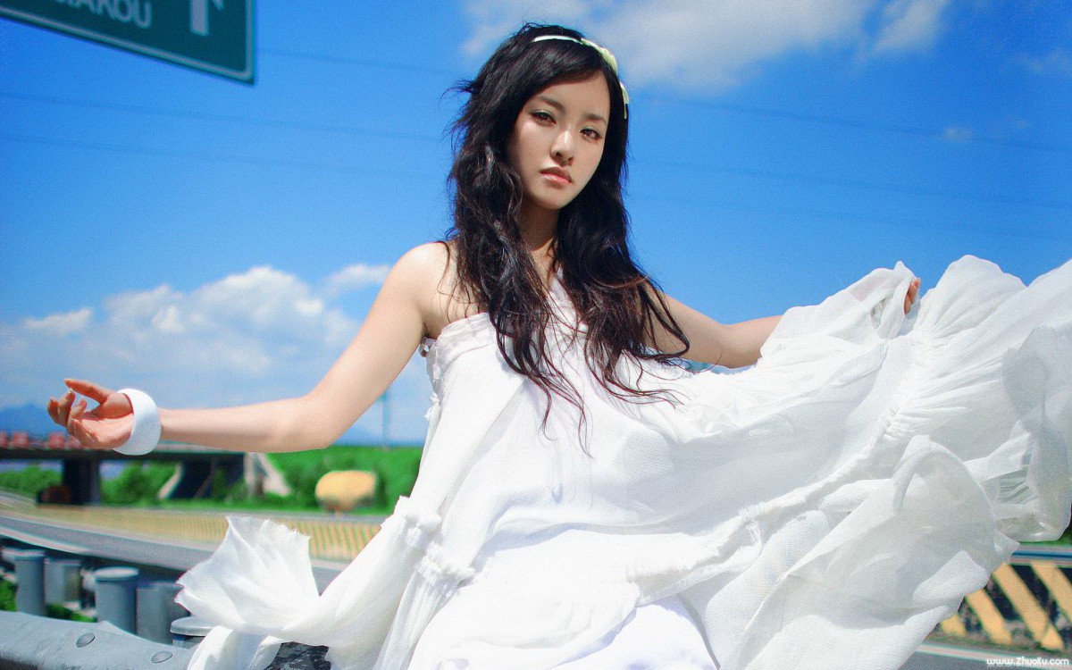 卢思思(粉红公主)桌面图片-美女壁纸-高清美女图片-第12图-娟娟壁纸