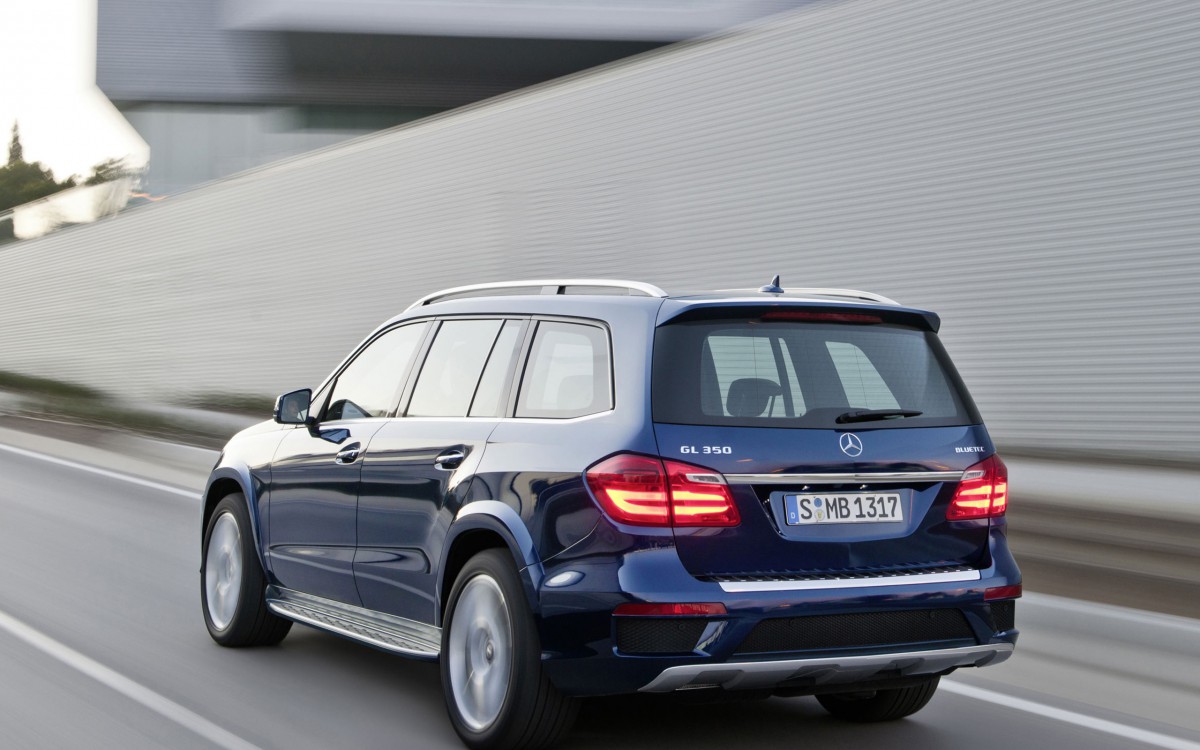 奔驰gl350bluetec4matic汽车1320