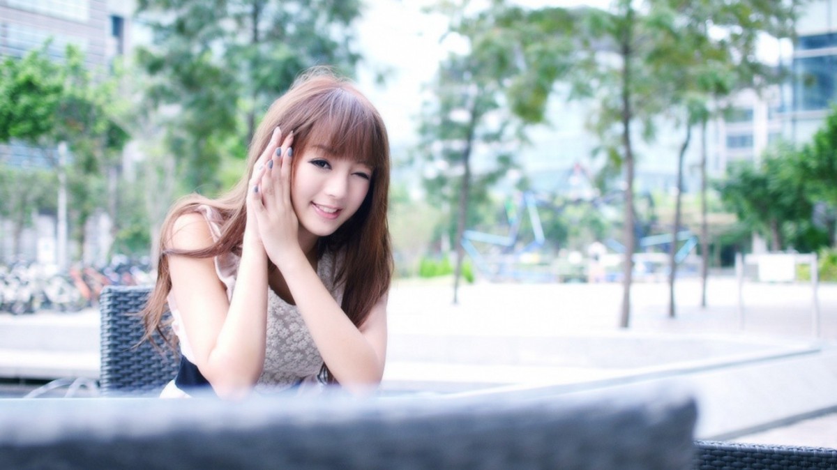 青春靓丽黄诗思壁纸-美女壁纸-高清美女图片-第9图-娟娟壁纸