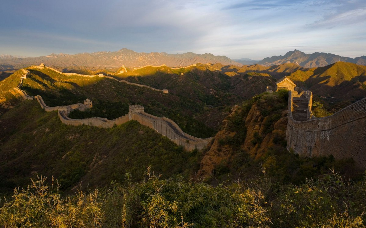 俯視金山嶺長城風景-建築壁紙-高清建築圖片-娟娟壁紙