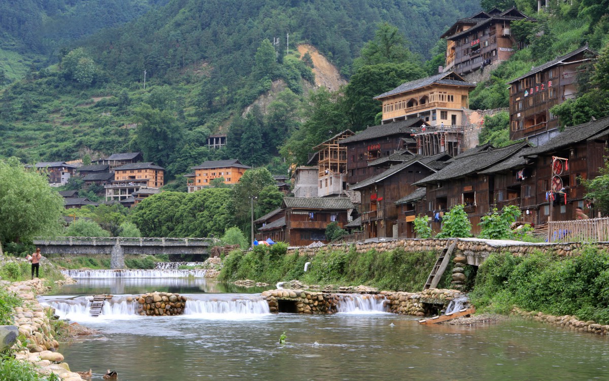 西江千户苗寨风光壁纸-风景壁纸-高清风景图片-第11图-娟娟壁纸