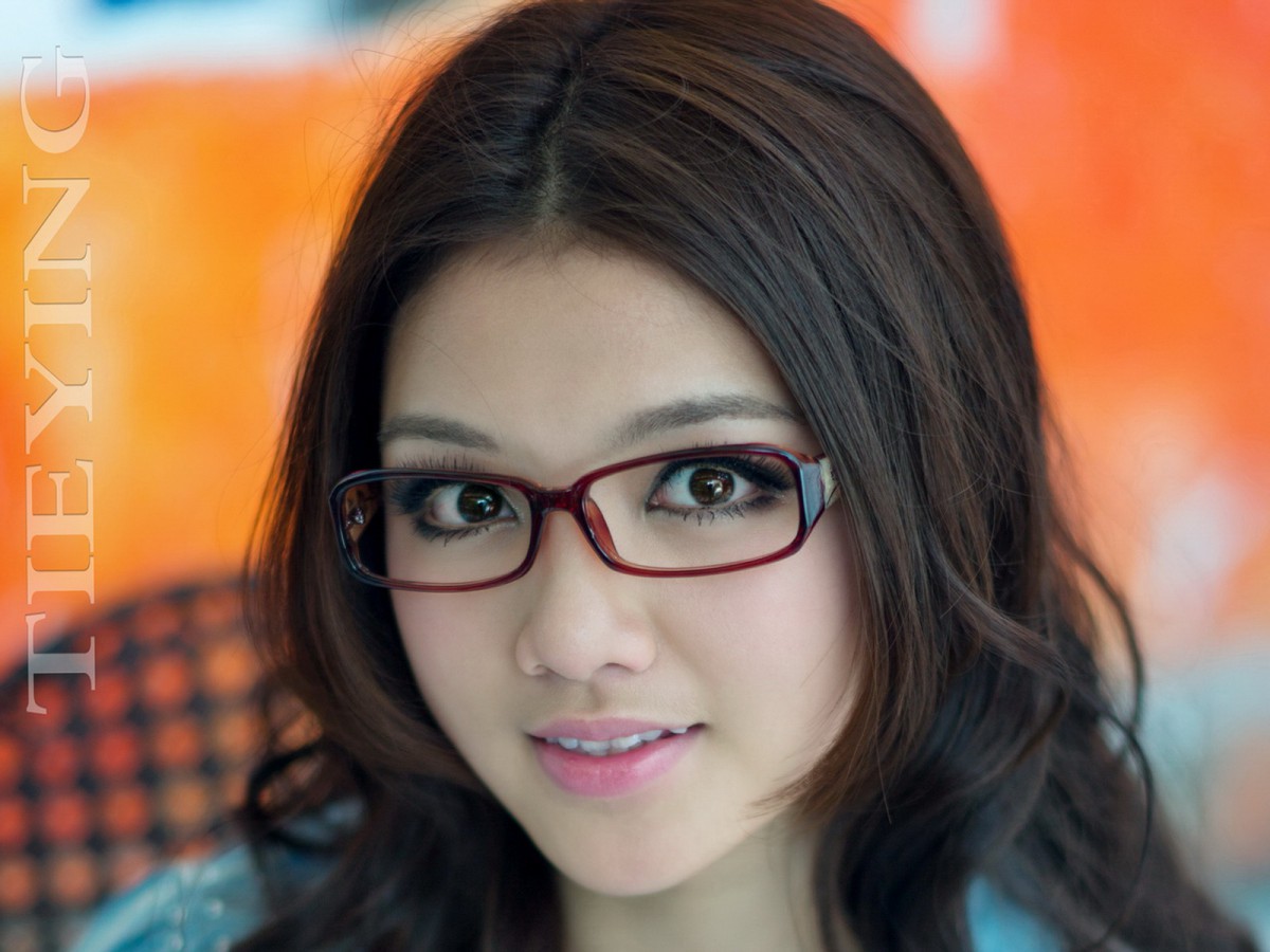 大眼美丽女孩壁纸(18/18)