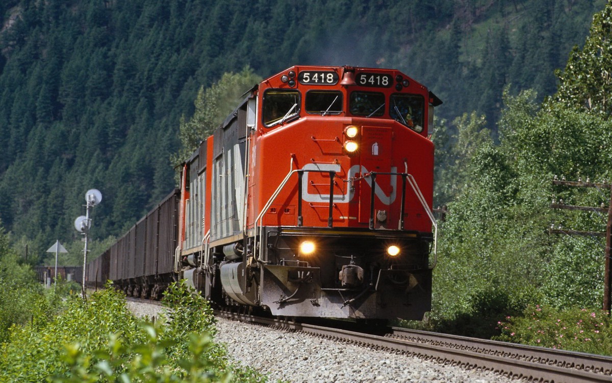 火车铁路沿线风光桌面壁纸2424