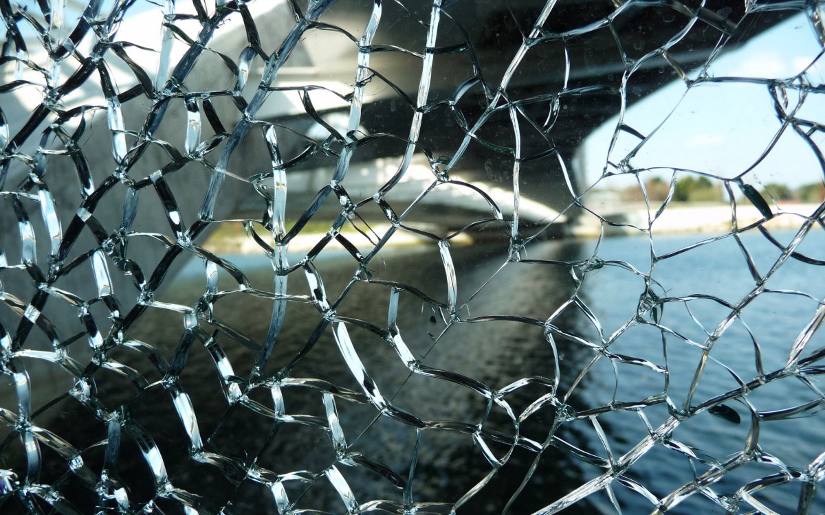 玻璃裂纹图片另类壁纸(8/13)