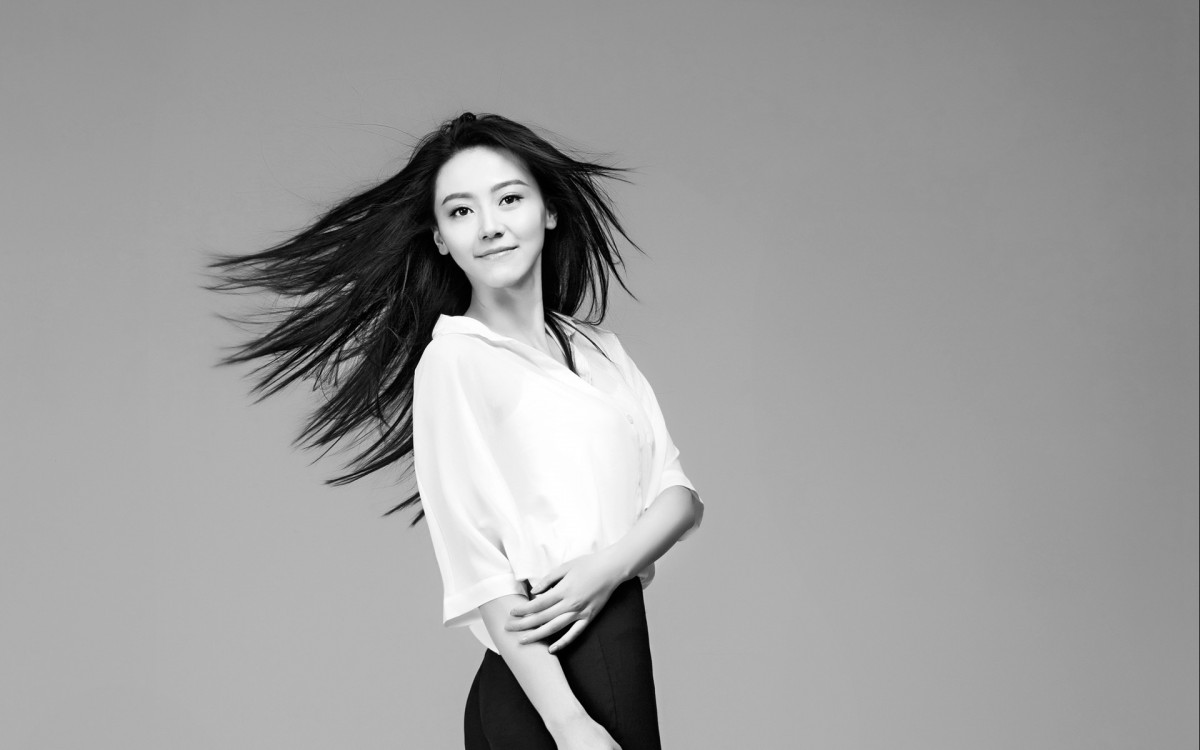 黑白照美女黄梦莹壁纸46