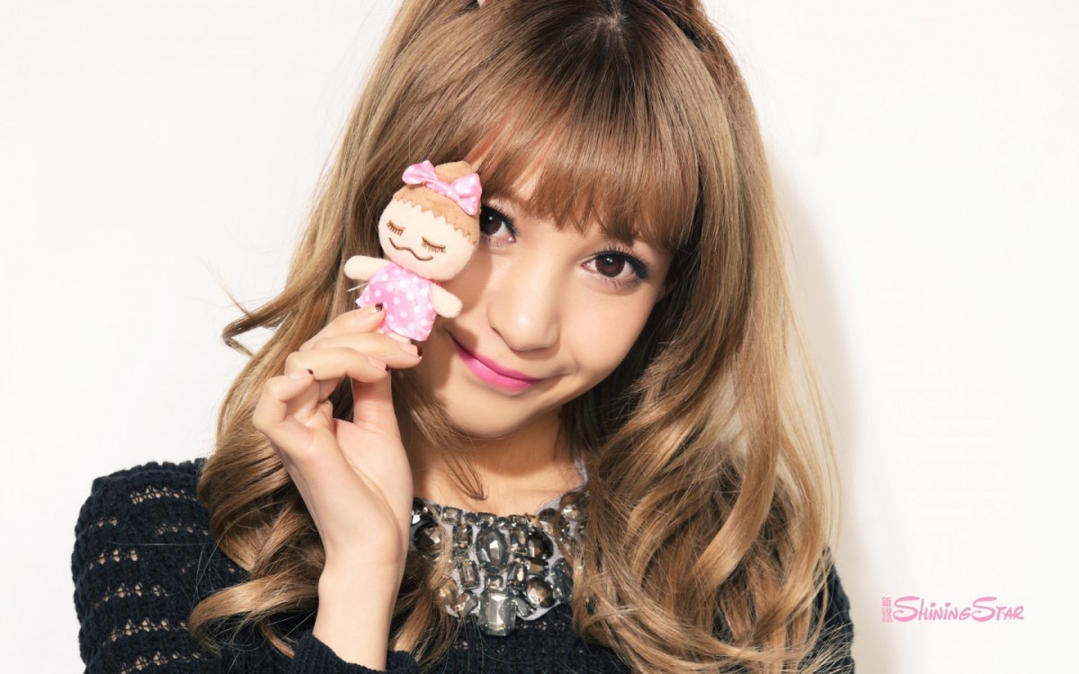 甜美系女生自拍桌面壁纸124