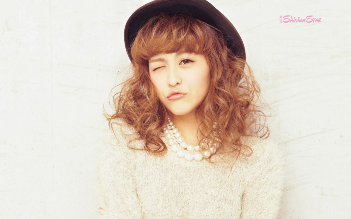 甜美系女生自拍桌面壁纸324