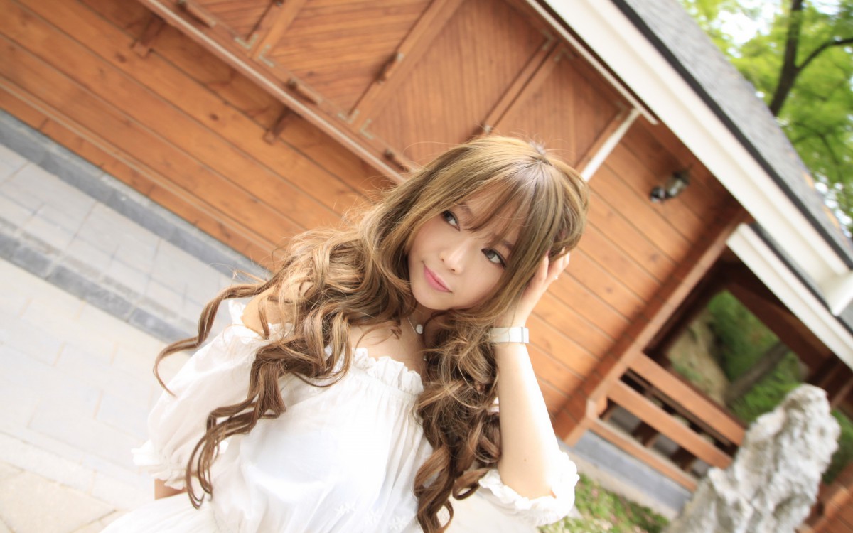 裴紫绮"萌女"森林木屋壁纸(8/8)