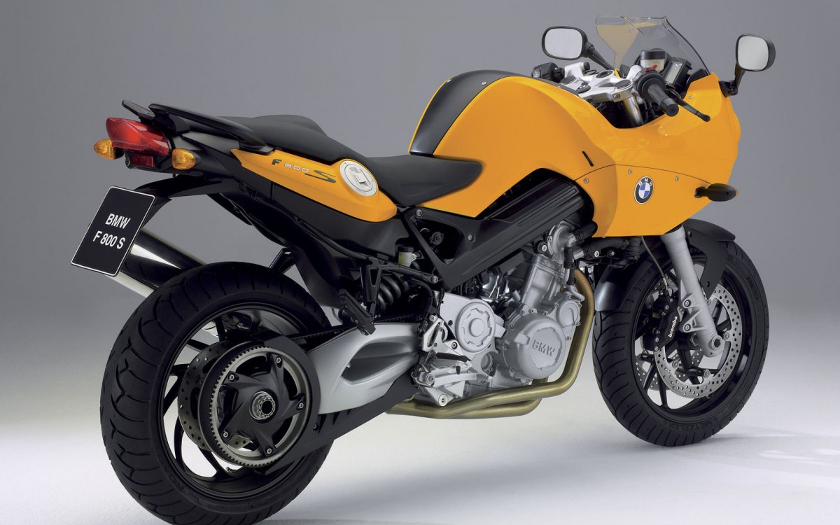 宝马f800s摩托车桌面壁纸2024