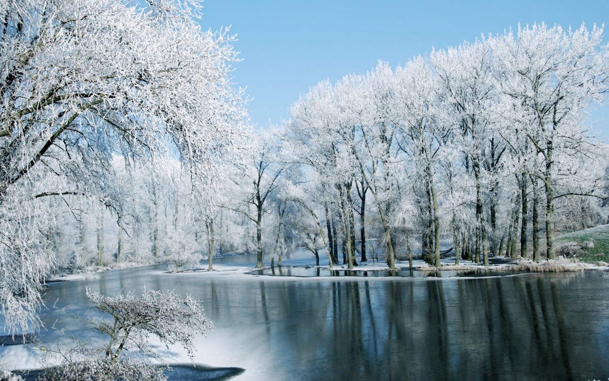 冬雪覆盖下的湖水风景壁纸 风景壁纸 高清风景图片 第17图 娟娟壁纸