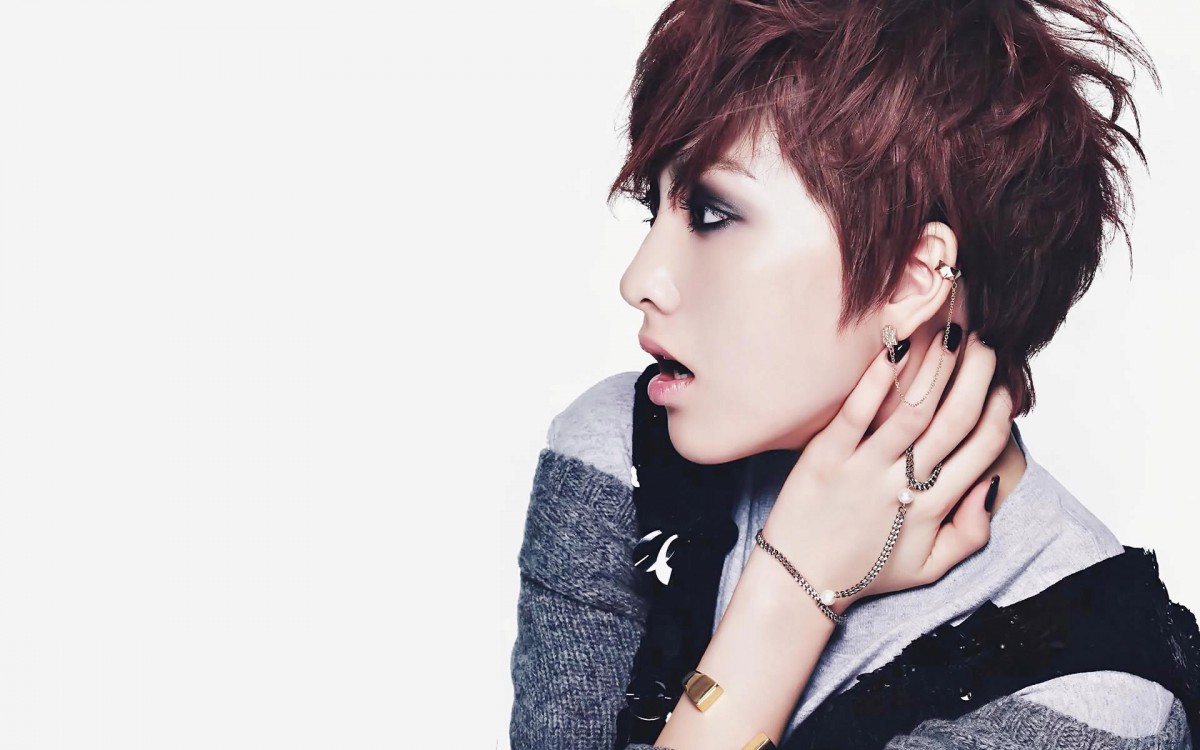 姜智英身材,分享一组女星模特图片给大家,图中的桌面壁纸壁纸会