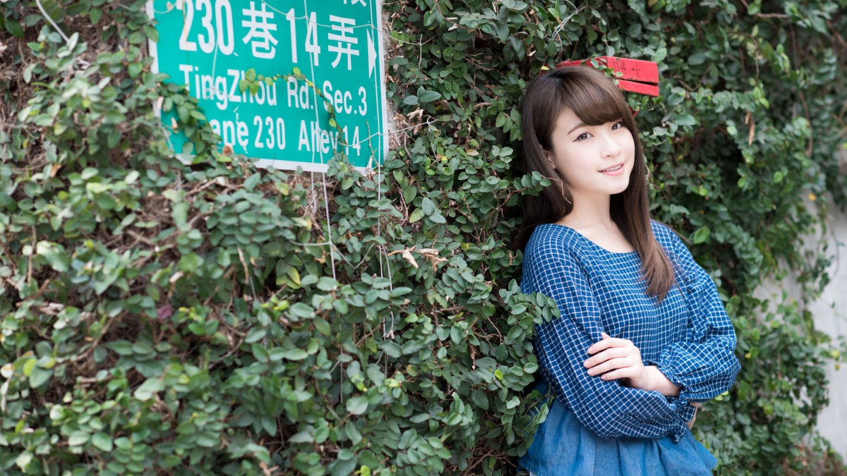 青春阳光少女壁纸-美女壁纸-高清美女图片-第12图-娟娟壁纸