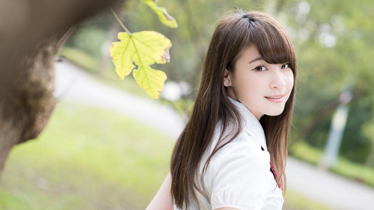 青春阳光少女壁纸2020