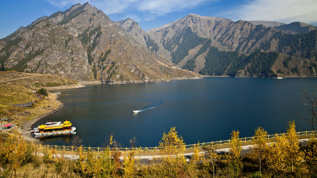 新疆天山天池圖片風景壁紙-風景壁紙-高清風景圖片-第5圖-娟娟壁紙