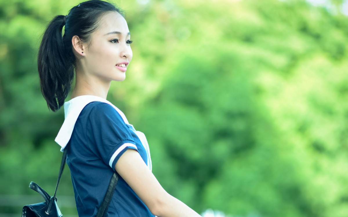 青春校园美女桌面壁纸1516