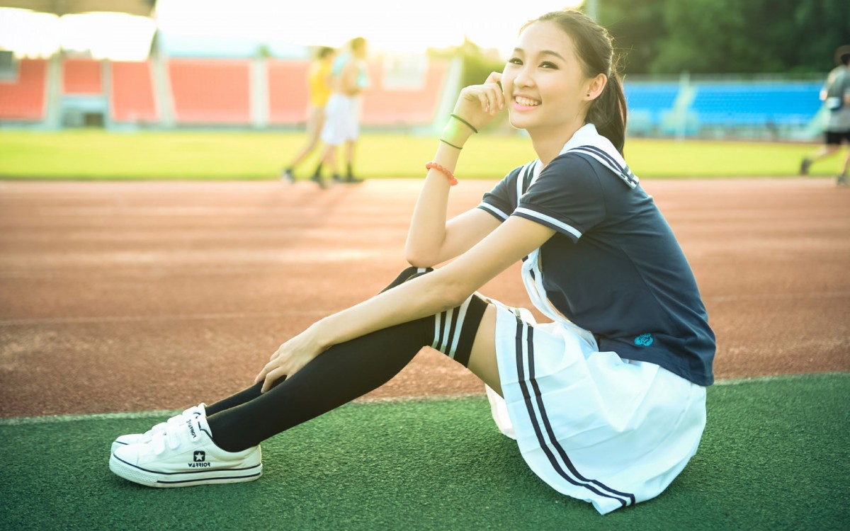 青春校园美女桌面壁纸716
