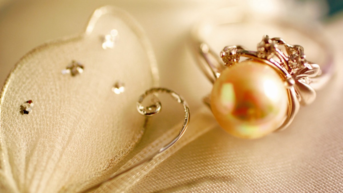 珍珠饰品图片-节庆壁纸-高清节庆图片-第3图-娟娟壁纸