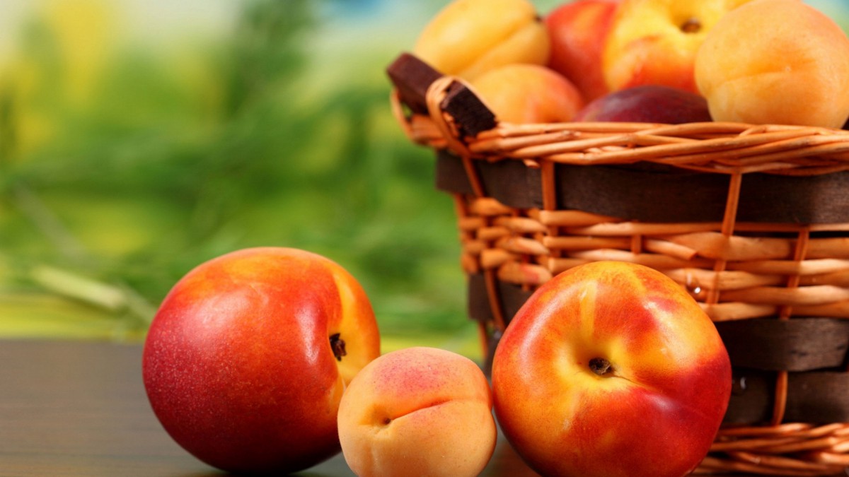 鲜美的桃子图片-花卉壁纸-高清花卉图片-第8图-娟娟壁纸