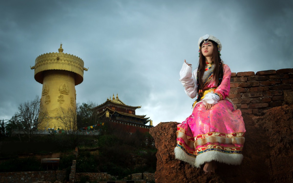 少数民族美女图片-美女壁纸-高清美女图片-娟娟壁纸