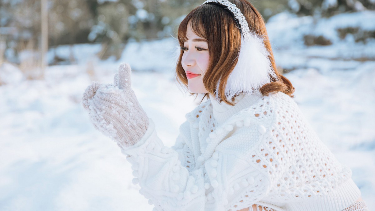 美丽冻人雪地美女图片28
