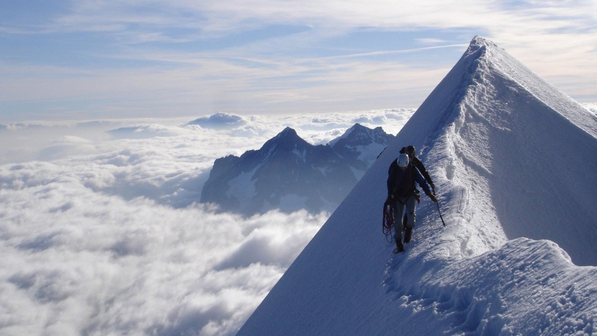 攀登雪山图片 壁纸图片