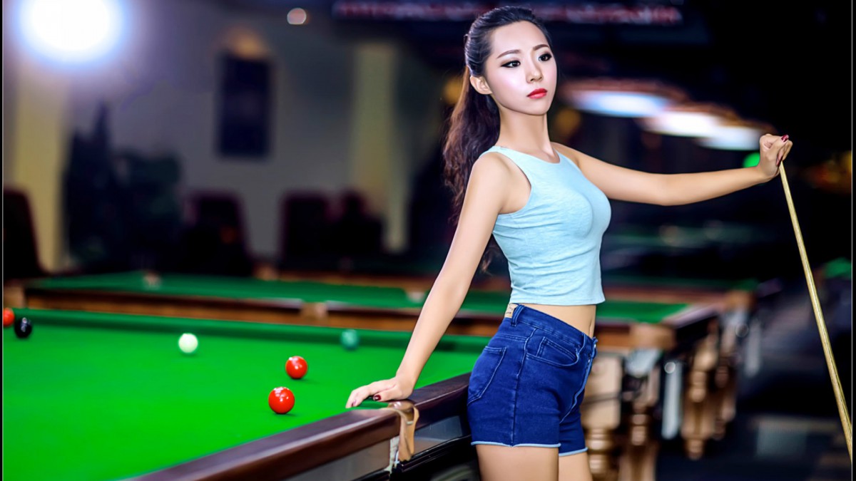 性感台球美女桌面壁纸78