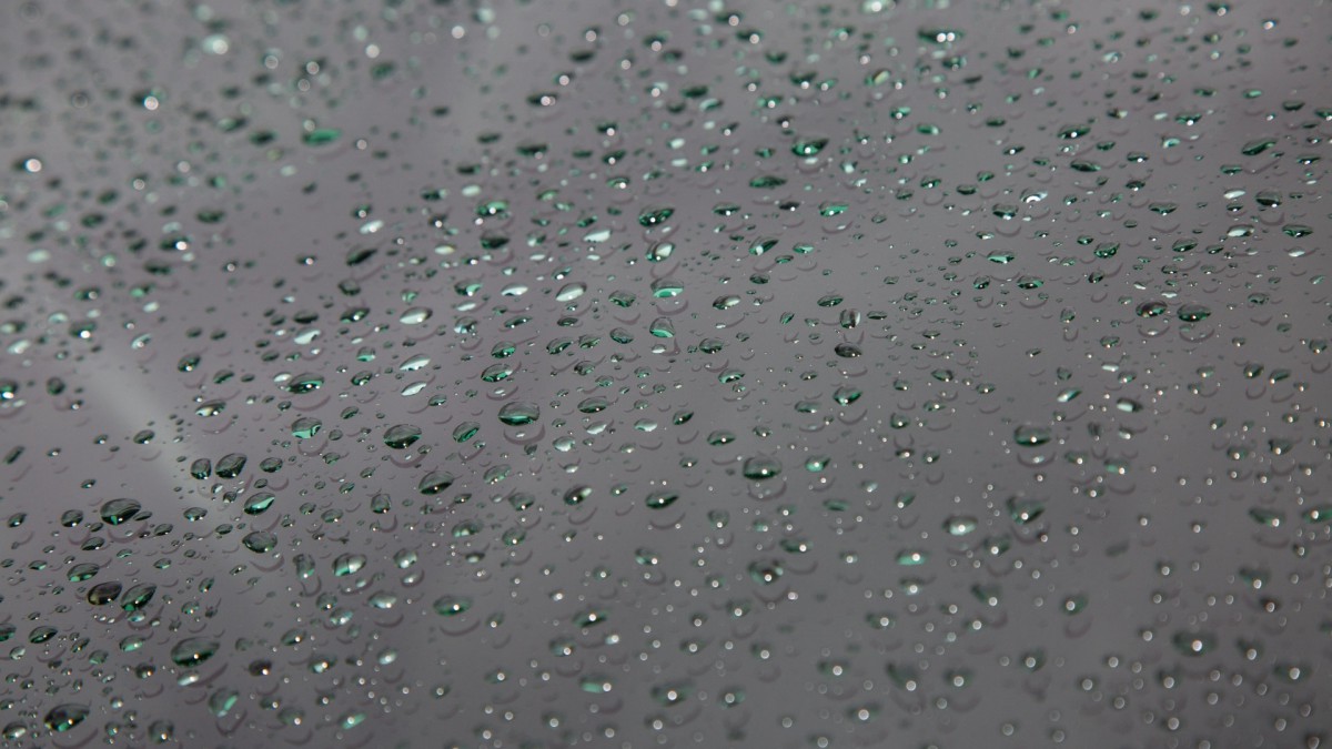 水滴图片,分享一组水的韵律图片给大家,图中的桌面壁纸壁纸会