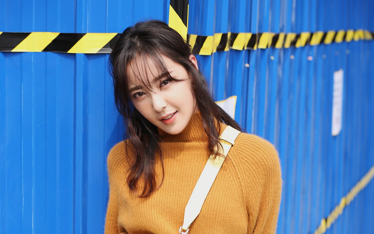 美女米露壁纸图片17