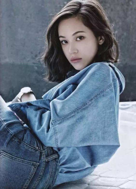 外翘内扣女神范齐肩发型图片