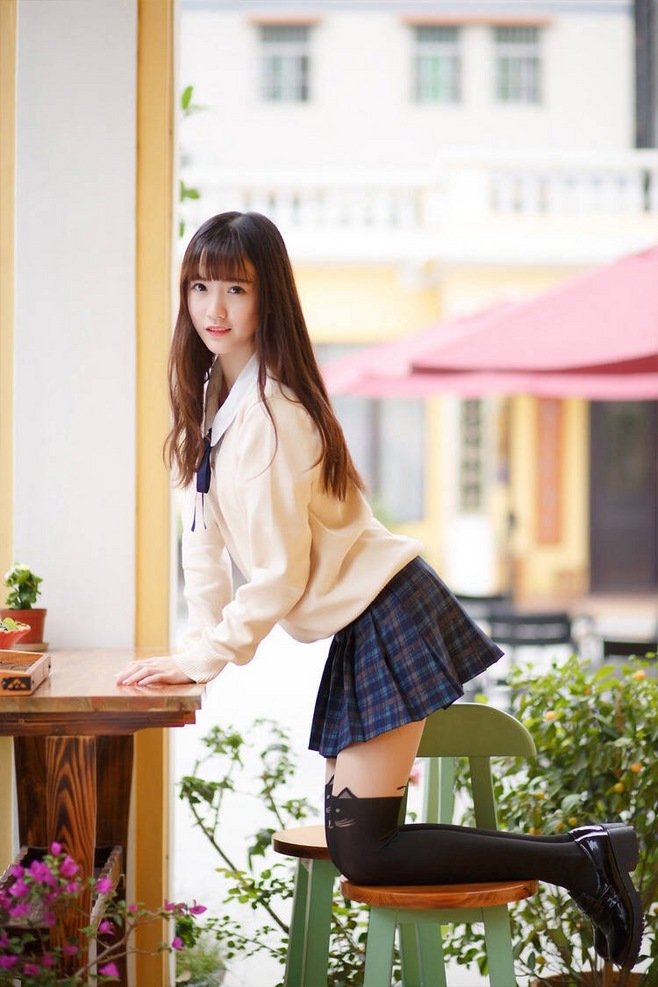 超清纯齐刘海萌妹子照片